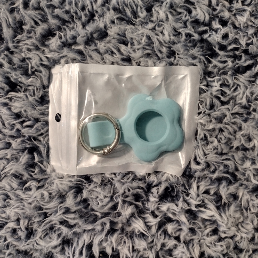 BRAND NEW !! Apple air tag case FACTORY SEALED